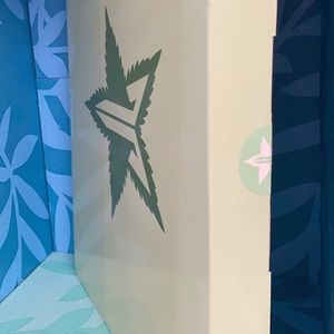 Jeffree star mint green leaf mirror